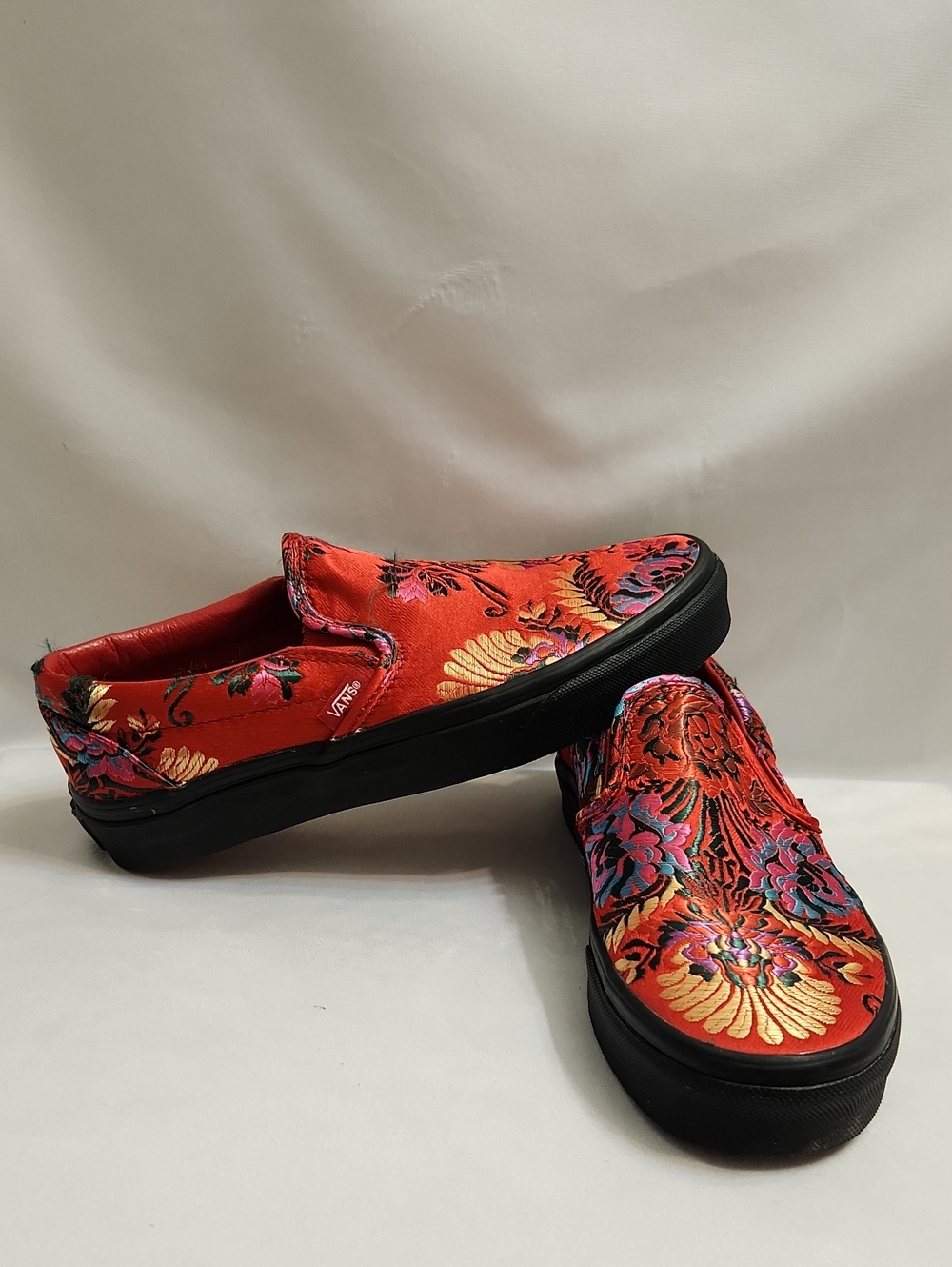 Vans Classic Slip-On Festival Satin Floral Embroidery Sneakers (W Size 6)